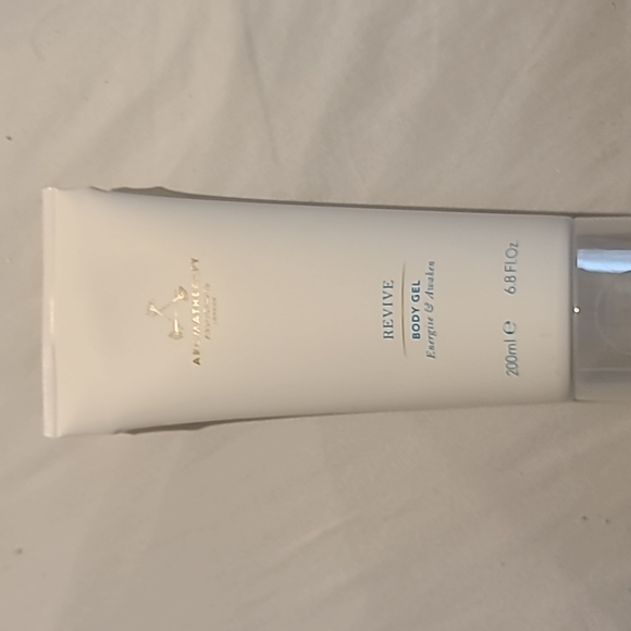 Aromatherapy Associates Revive Body Gel - Picture 1 of 5